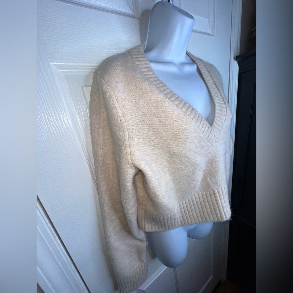 NWT Boden Women’s Medium Fluffy Mohair Wool Cropped Cream VNeck Jumper Sweater M - Picture 4 of 16